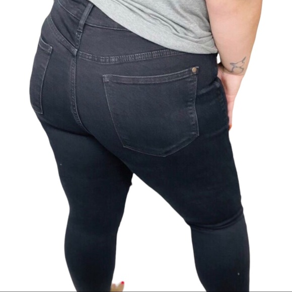 Judy Blue Jeans Black Leopard Mid Rise 22W NWT - Picture 3 of 13